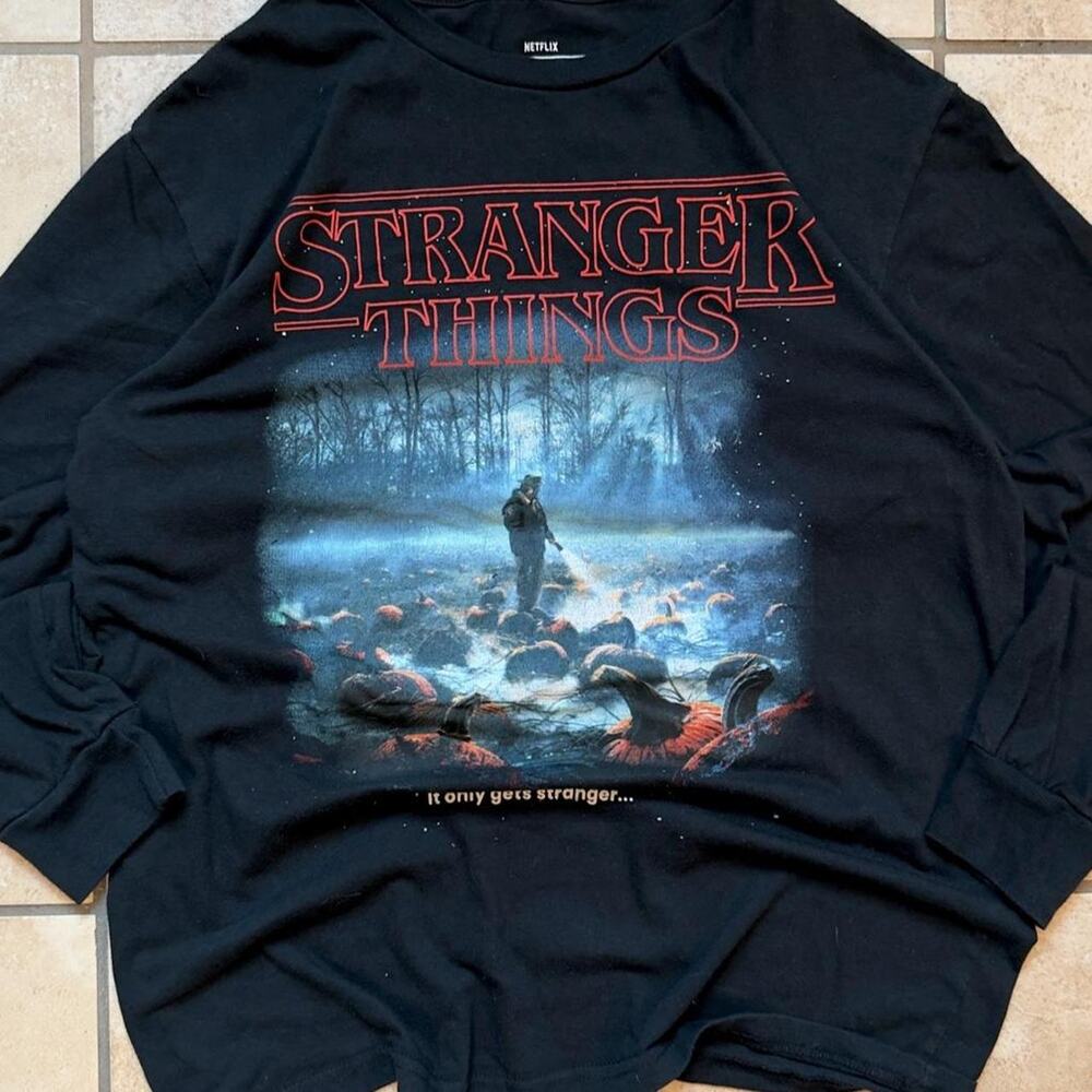 Netflix Stranger Things Graphic Tee - Size M